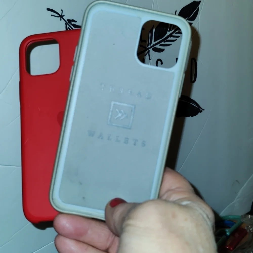 Apple & Thread Wallets iPhone 12 PRO - Picture 2 of 2